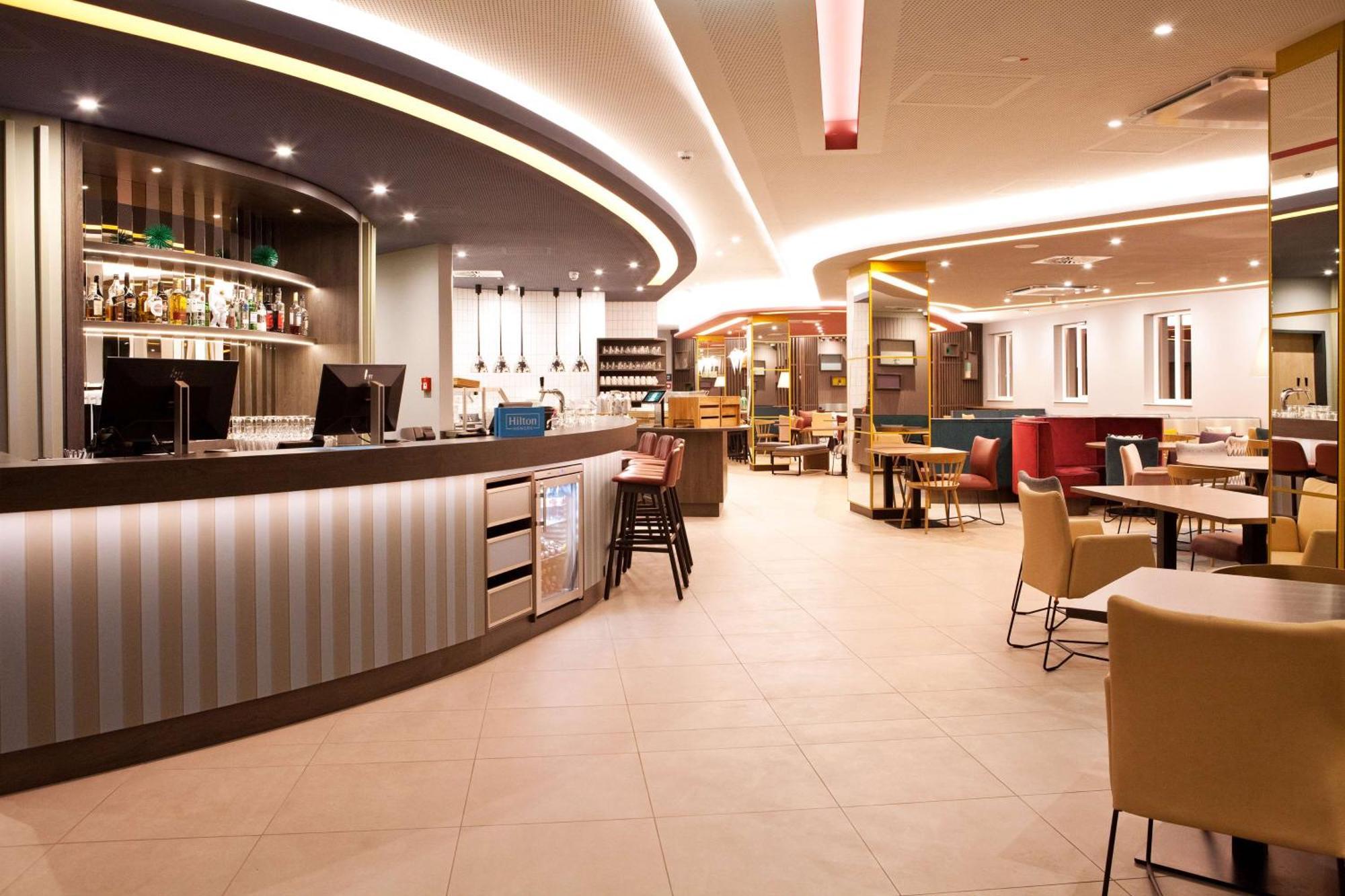 Отель Hampton By Hilton Регенсбург Экстерьер фото