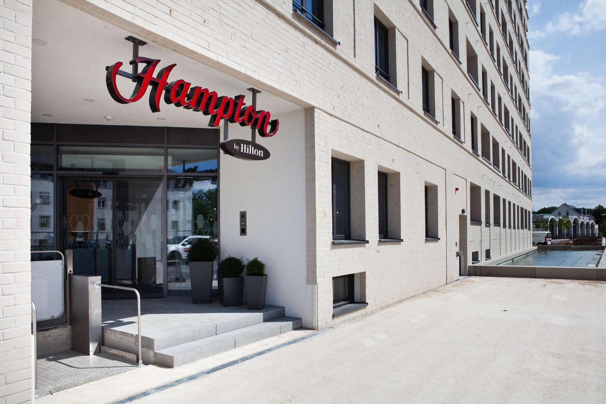 Отель Hampton By Hilton Регенсбург Экстерьер фото
